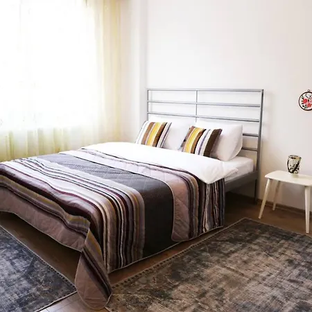 Astaponia 2 * Istanbul